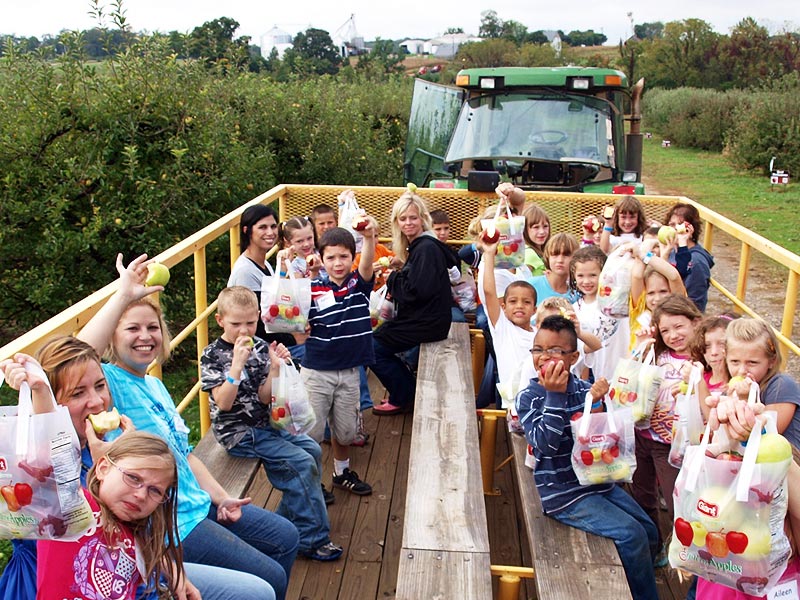 School Apple Picking Hayride Tour at the Farm